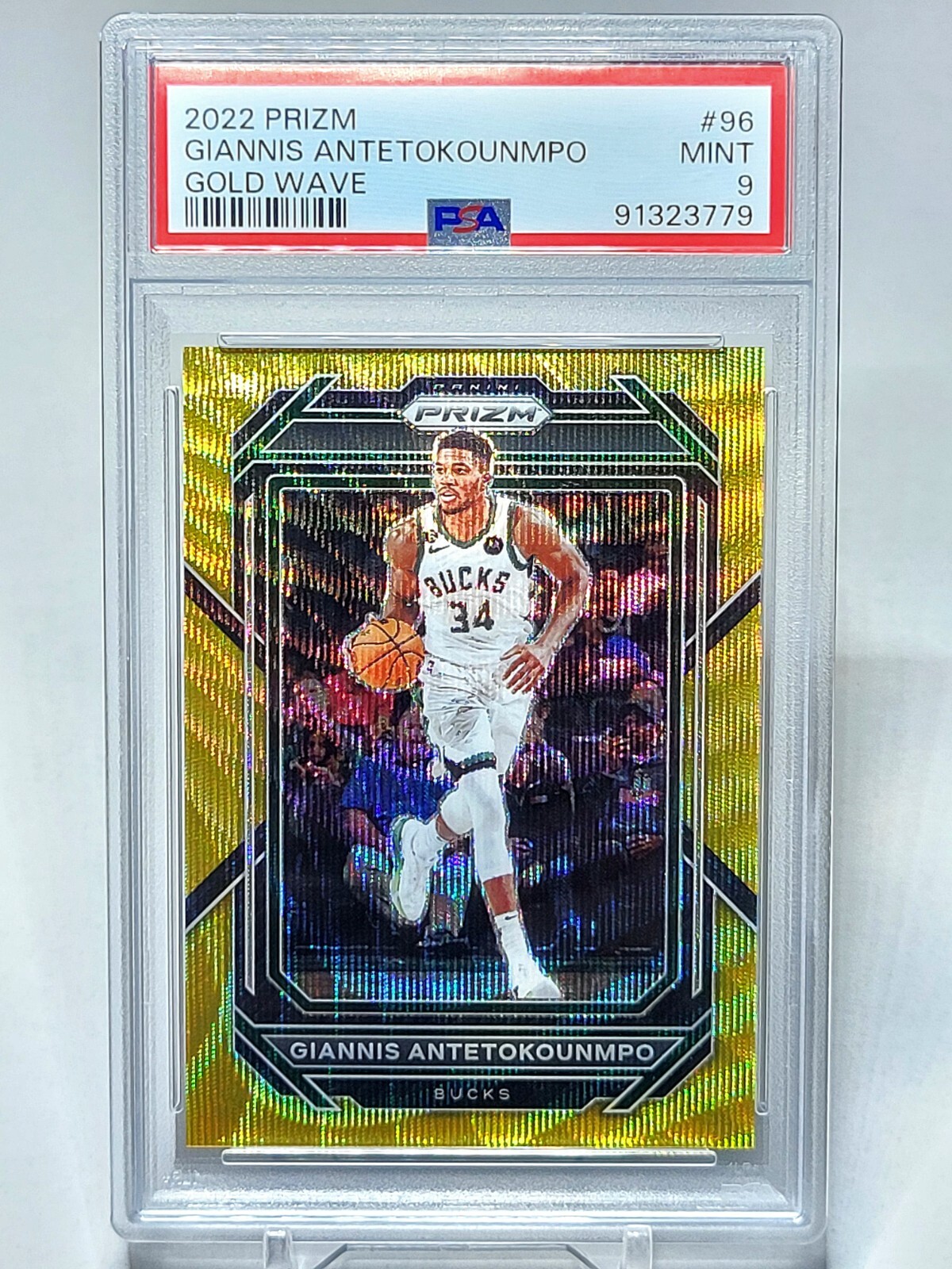 2022-23 Panini Prizm Giannis Antetokounmpo #96 Gold Wave Prizm /10 ~ PSA 9 Mint