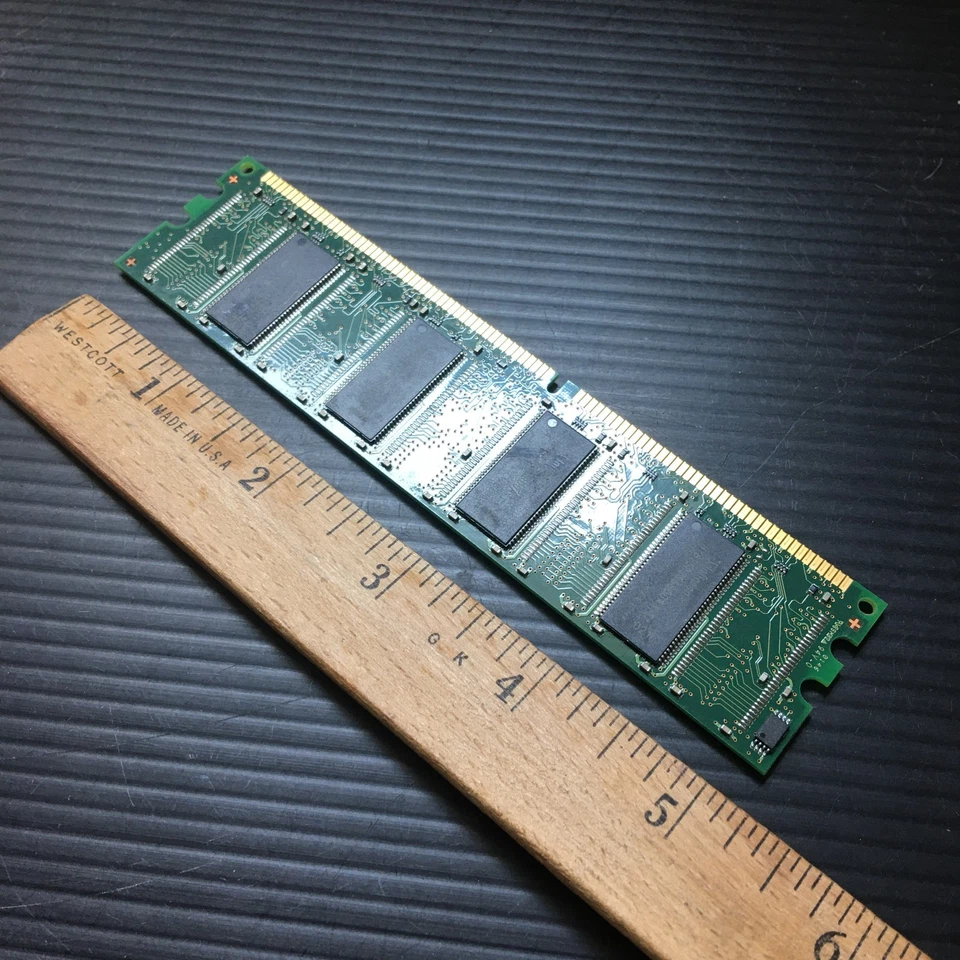 Infineon 32MX64 SDRAM PC2100U-20330-B1 256MB, DDR,133MHZ, CL2 PC Memory - Image 3 of 3