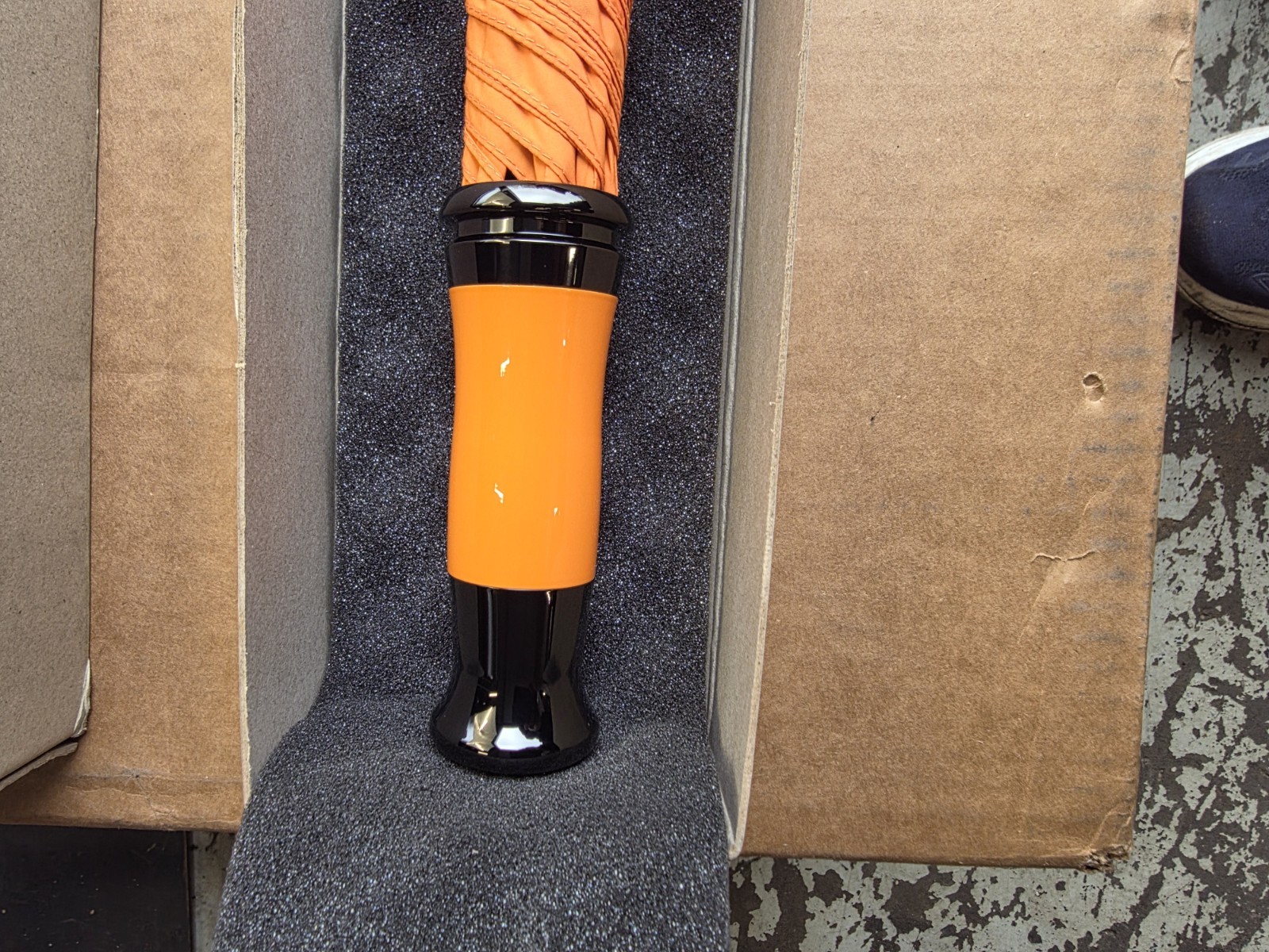 Rolls-Royce Umbrella, Orange Color Fits Ghost, Dawn And Cullinan 9646696 OEM