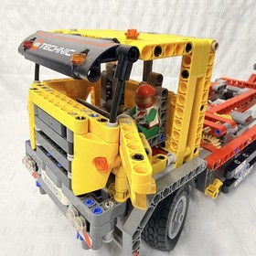 LEGO TECHNIC: Container Truck (42024)
