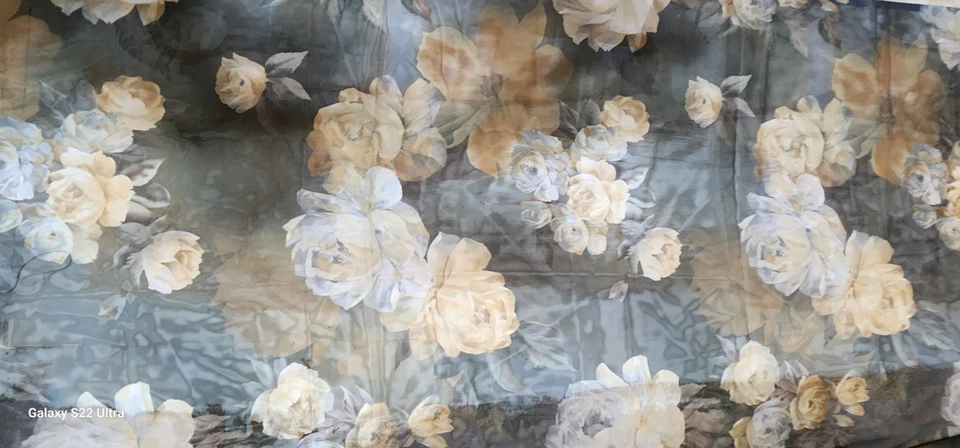 Superposición transparente vintage de gasa floral apagada 3 pies Foto 3 de 4