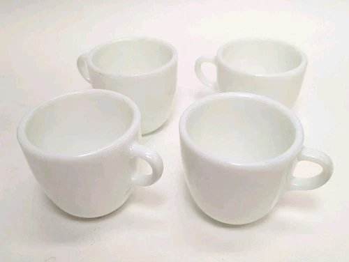 Vintage Pyrex White Milk Glass Coffee Mugs -Set of 4 - Pyrex Tableware 723-16