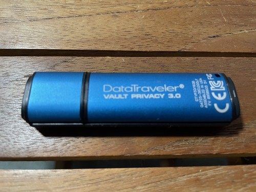 Kingston 16Gb DataTraveler Vault Privacy 3.0 USB Flash Drive - 第 3/4 張圖片