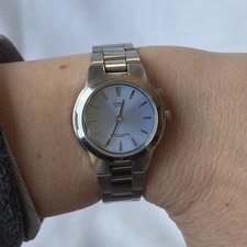 Casio Armbanduhr Super Illuminator LTP-1205 Leuchtet Blau, Neue Batterie Vintage