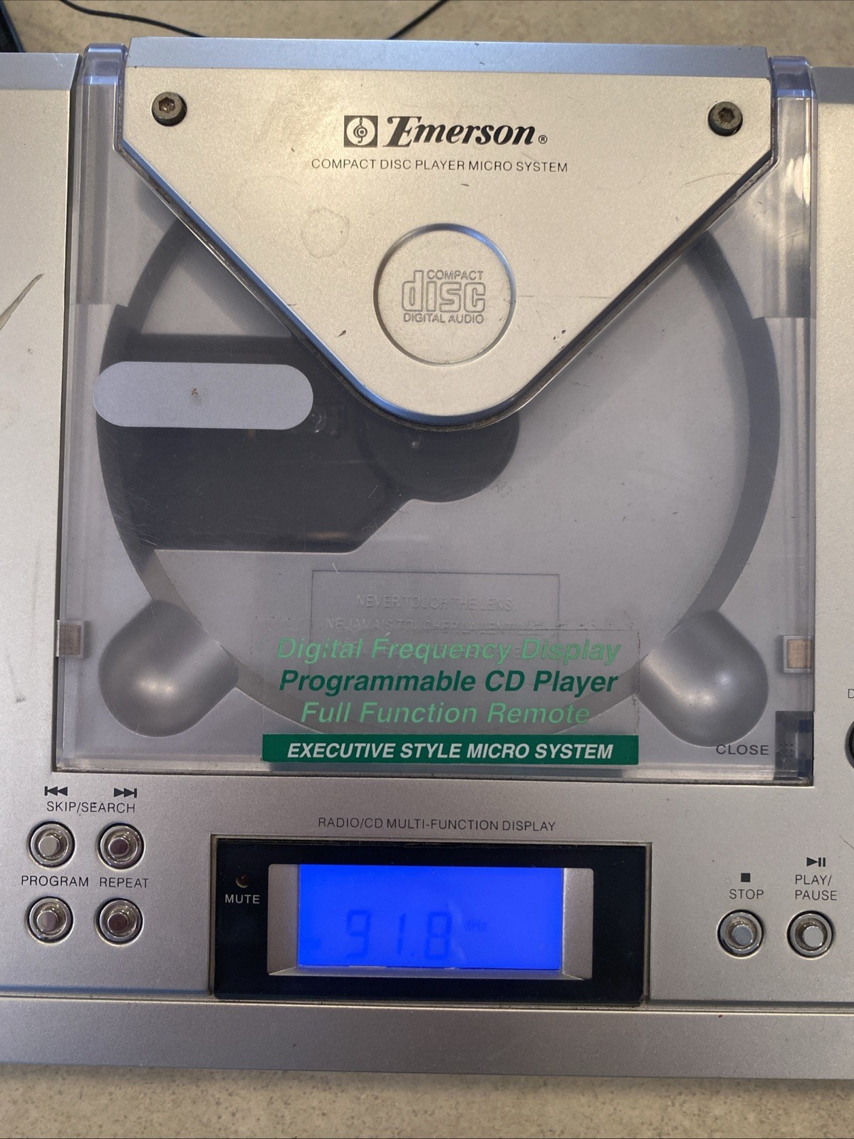 Emerson MS 7609 AM/FM Radio Compact Disc Player Micro System/W Speakers Works 