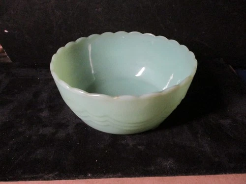 Vintage Fire King Jadeite Glass Bulb Footed Bowl Scalloped Rim Candy Dish V97 PA