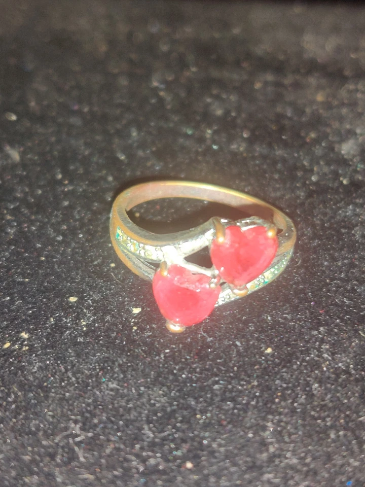 Anillo de acero inoxidable Claddagh nudo celta y anillo tono plata 2 piedras corazón rojo Foto 3 de 4