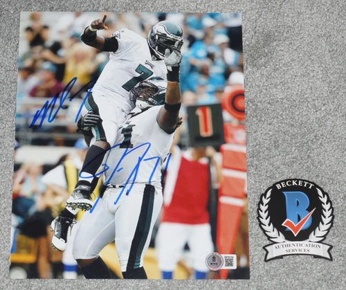 MICHAEL VICK & JASON PETERS Signed EAGLES 8x10 Photo + BECKETT Witness COA W2144