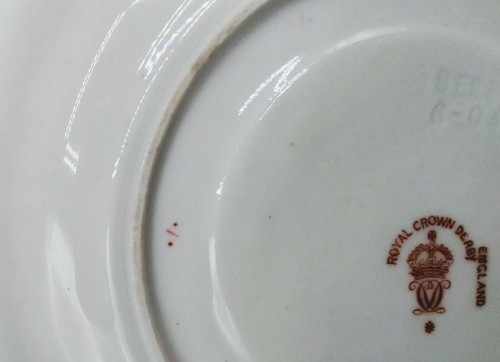 MAGNIFICENT PORCELAIN TEA SERVICE☆ROYAL CROWN DERBY☆STUNNING in GILT SALMON $230 - Picture 11 of 16