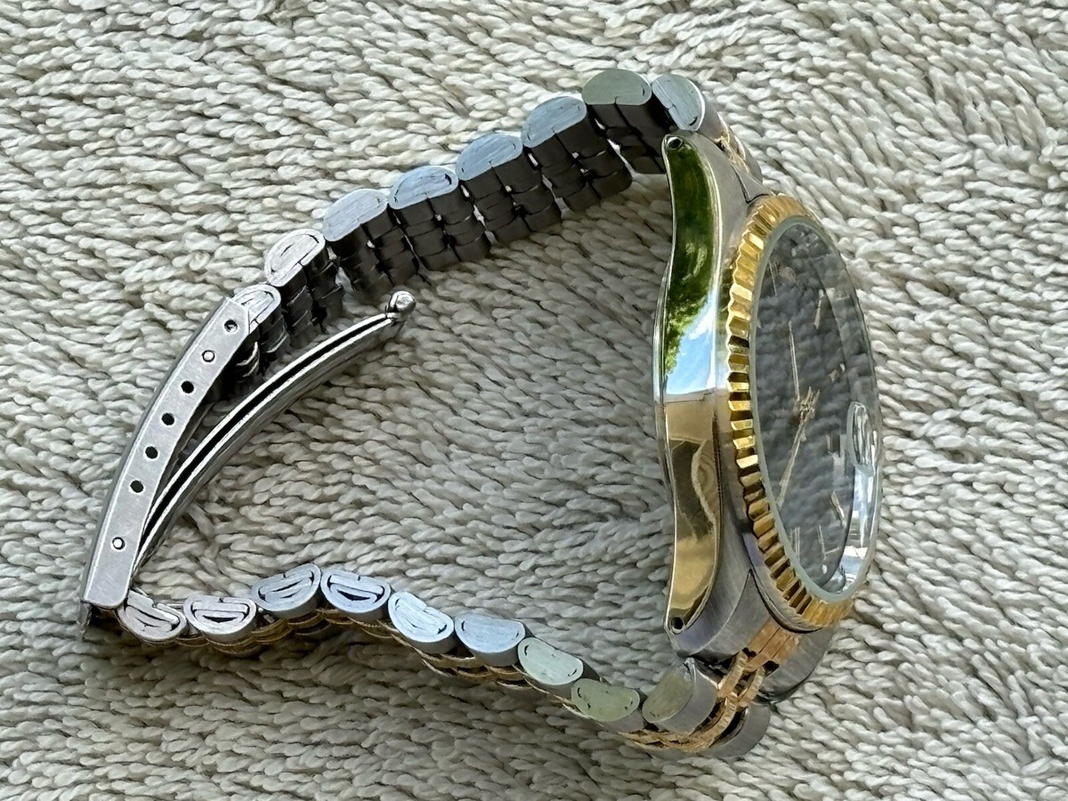 RETRO GRUEN GU3101 QUARTZ WRISTWATCH WITH DAY/DATE Needs RETRO GRUEN GU3101 QUARTZ WRISTWATCH WITH DAY/DATE Needs