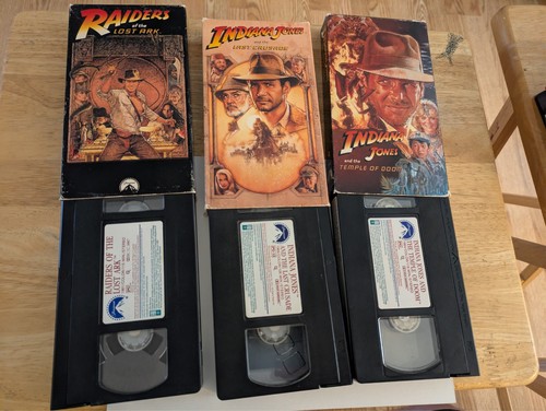 Vintage Studio Sealed VHS Tapes of the Indiana Jones Trilogy And card Set - Bild 3 von 4
