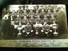 VINTAGE HUDDERSFIELD RUGBY LEAGUE NORTHERN UNON POSTCARD SEASON 1912-13