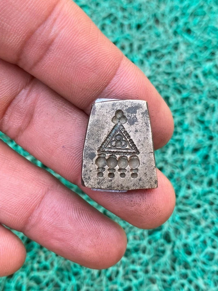 Pendientes de bronce tallados a mano de colección de colección diseño figura joyería molde troquel Foto 3 de 4