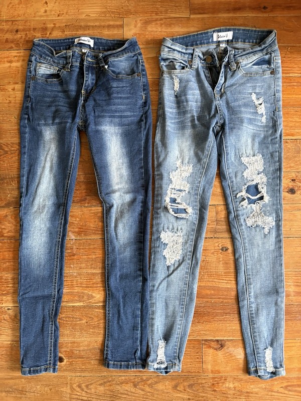 Between Us Jeans 2 Pair Lot Dark Wash And Distressed Size 0