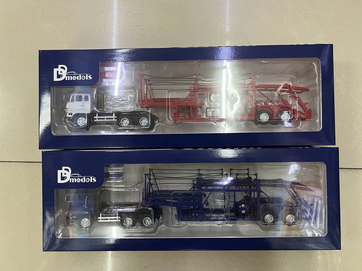DD Models 1/64 Scale Mitsubishi Fuso Truck Car Transporter Blue