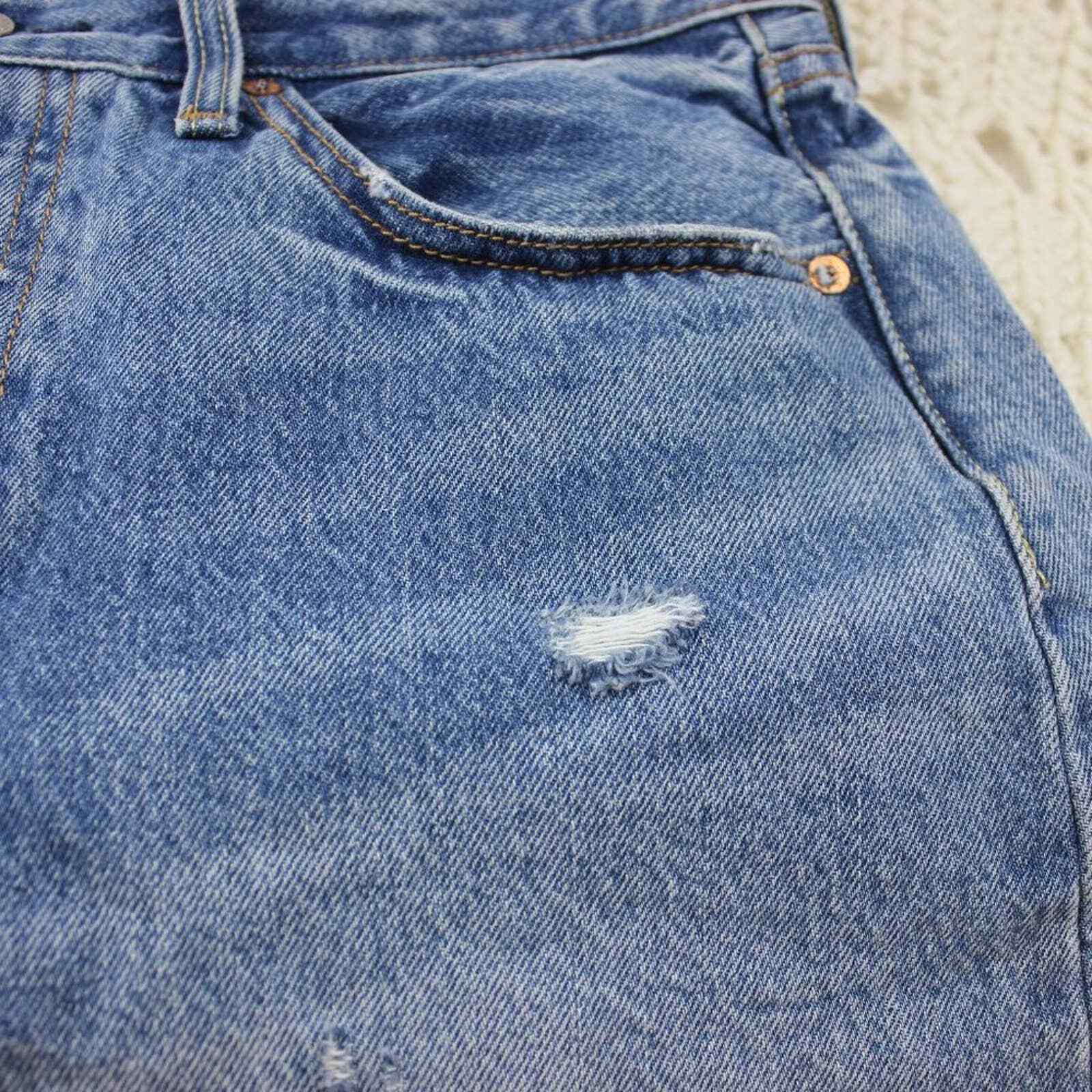 Levi's Premium Quality Button Front Distressed Mi… - image 3