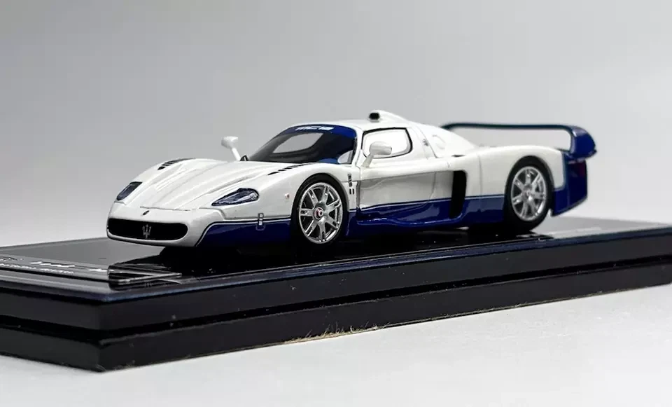 YM 1:64 White MC12 Stradale V12 Racing Sports Model Diecast Resin