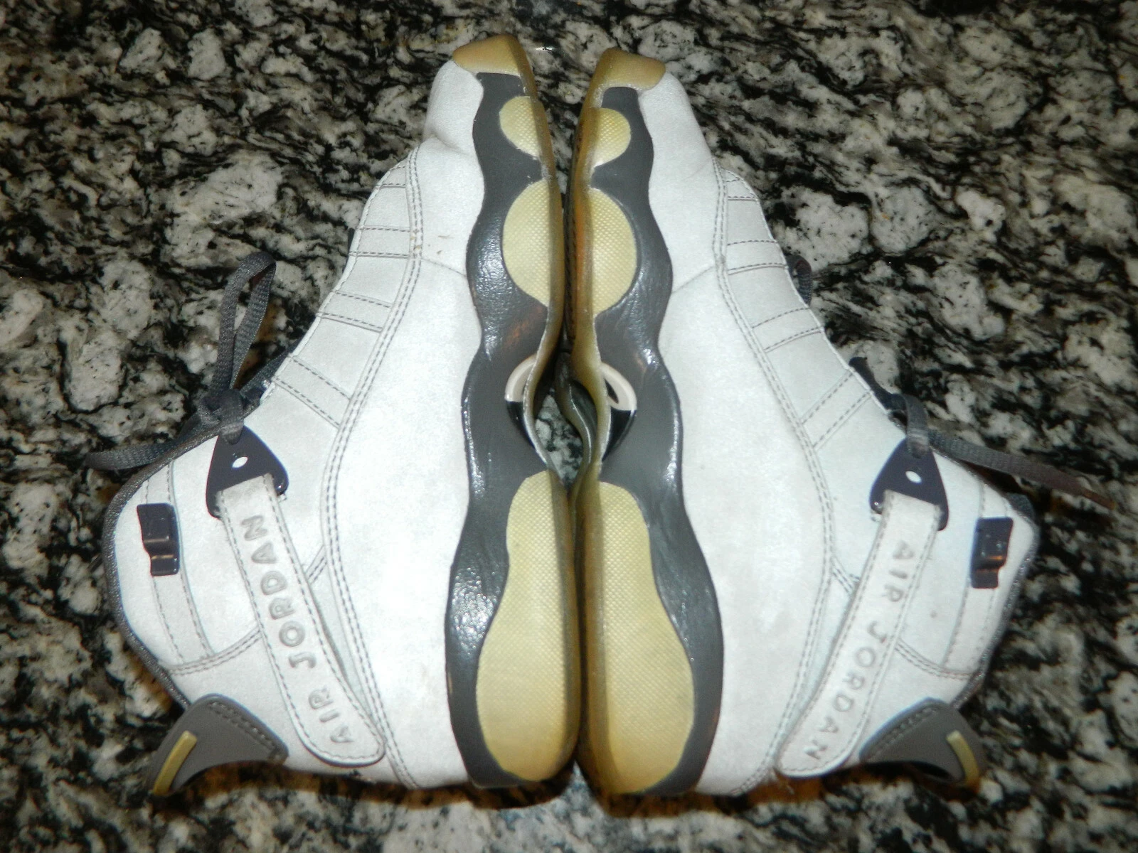 Scarpe "AIR JORDAN" 6 ANELLI stile giovanile taglia 4 5 in OTTIME CONDIZIONI