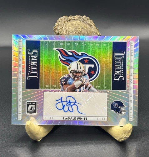 2025 Donruss Optic LenDale White Base (RAW)