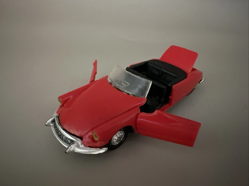 NOREV CITROËN DS 19 CABRIOLET 1967 Type 1 Couleur Rouge. Excellent état…. Réf 88 - Photo 2/4