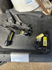 Hyundai Tucson Bonnet Actuators and Left Hand Hinge. 15-21 MK3