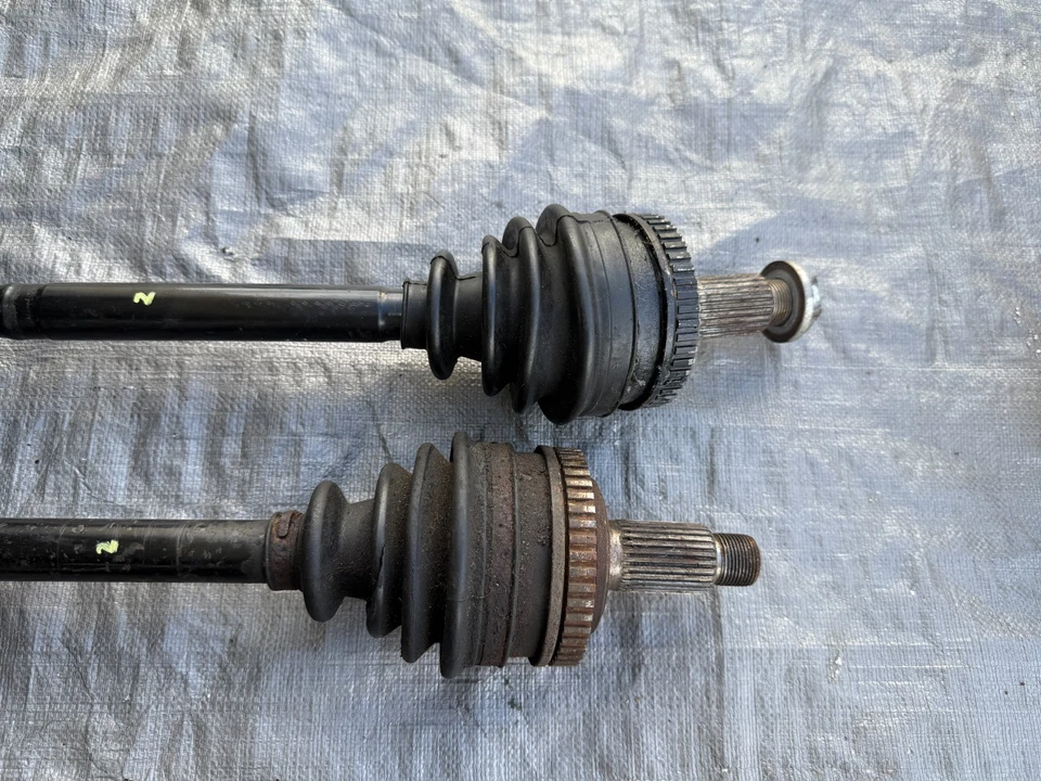 宝马 E30 325iX AWD 前 CV AXLES 联合右对和左对原始设备制造商 1988-91 — 第 4/4 张图片