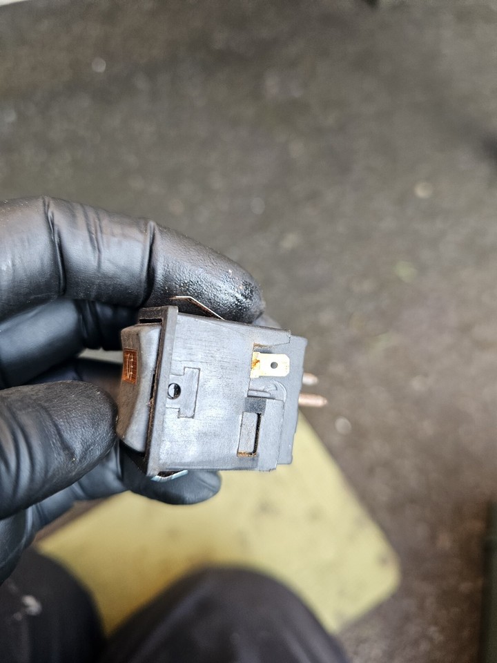 31990 Classic Car Rear Fog Light Switch Robin Reliant IVA Mini Land