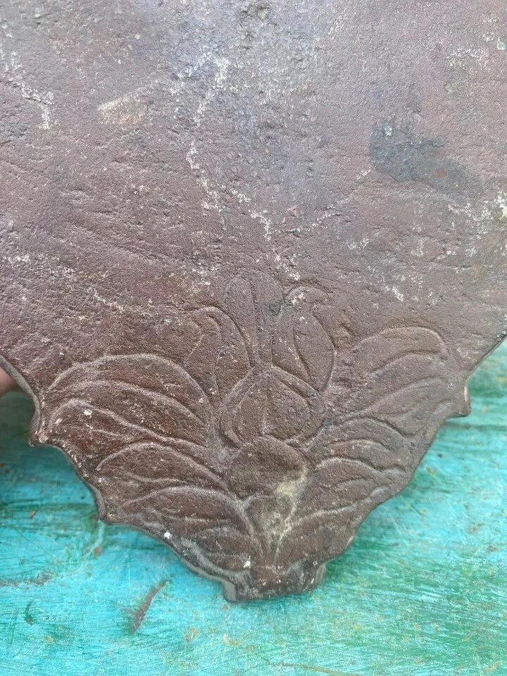 古老石头手工雕刻花卉厨房 Chapati 滚板 Chakla — 第 3/4 张图片