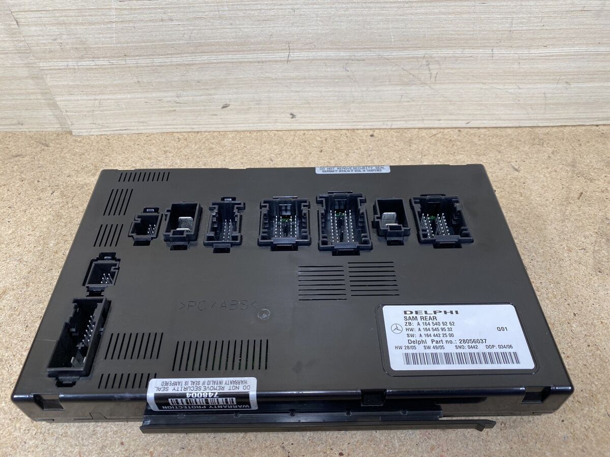2006-2010 Mercedes W251 R350 R320 Rear SAM Module Control 2006-2010 Mercedes W251 R350 R320 Rear SAM Module Control