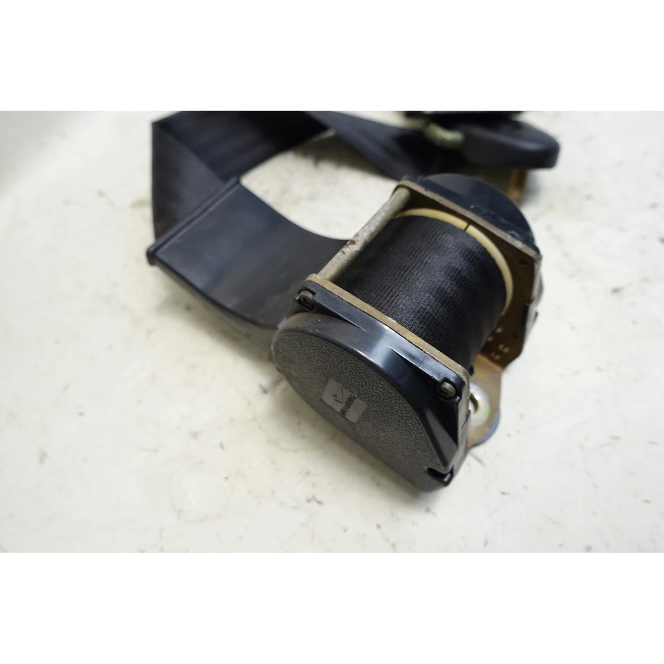 BMW E23 733i 1978-1979 sedán cinturón de seguridad trasero temprano sujeción izquierdo derecho fabricante de equipos originales Foto 3 de 4