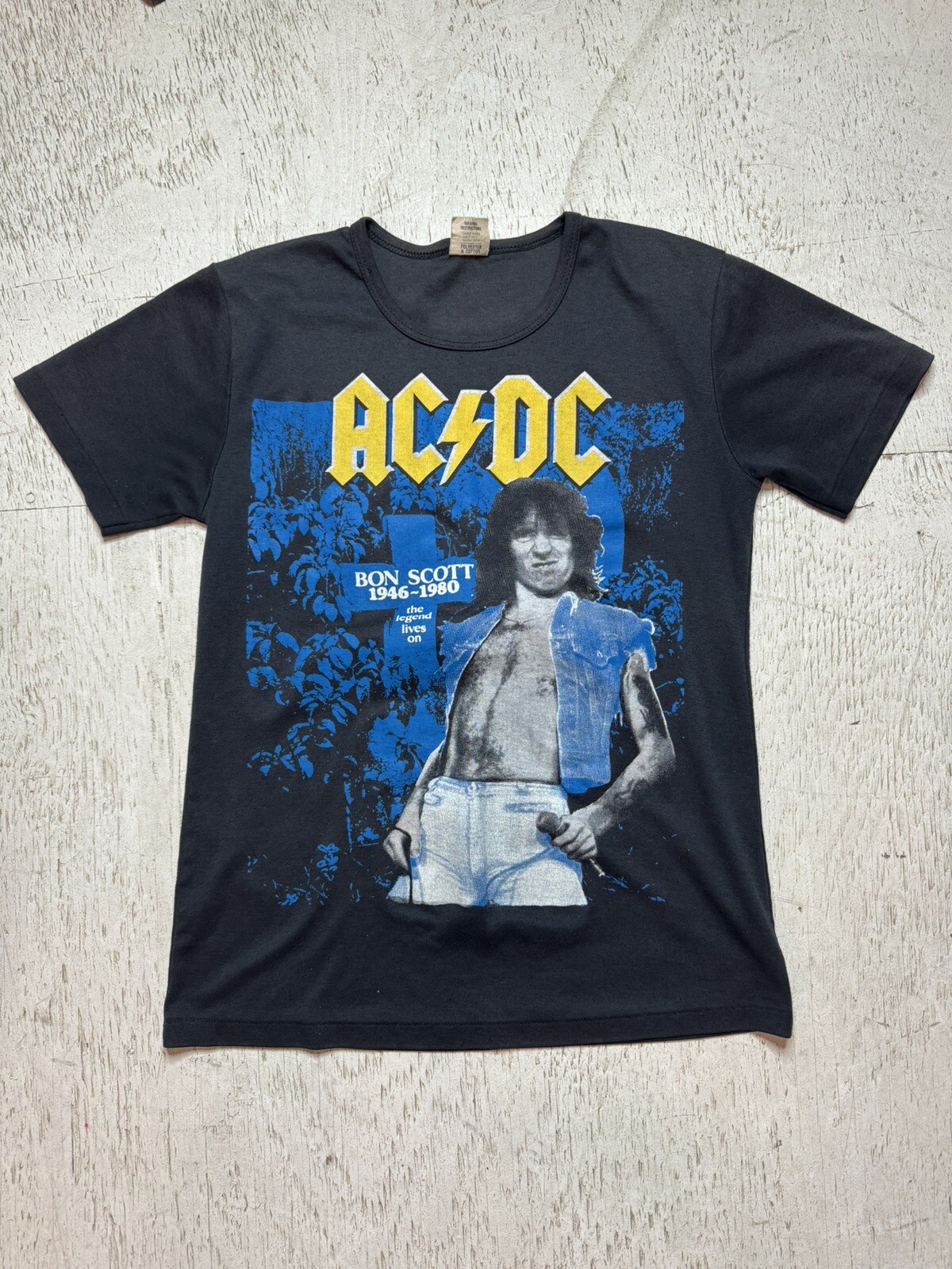 Vintage 1980 ACDC Bon Scott Memorial tribute tee shir… - Gem