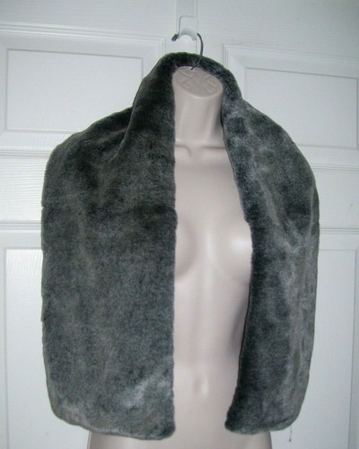Wide Winter Neck Warmer Scarf Wrap Silver Grey Plush Faux Fur Lined New - Picture 3 of 8