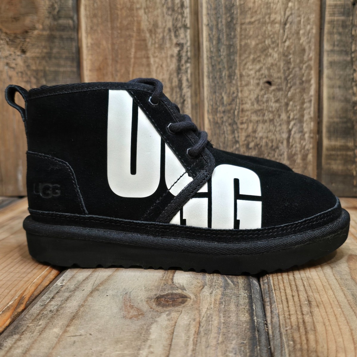 UGG KIDS NEUMEL CHOPD CHUKKA BOOT BLACK SUEDE WOOL LINING  display picture 3