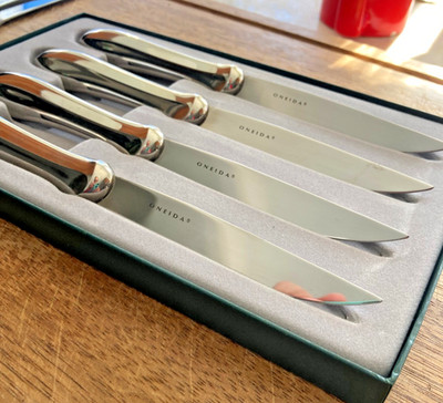 4pc Oneida Stainless Steak Knives 18/8 Steel - Made in USA - NEW in box!!