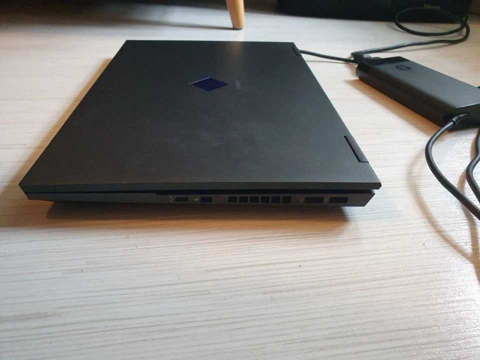 HP Omen Laptop 15-en0xxx Ryzen 7, RTX 2060, 32 GB RAM, 1 TB SSD,15,6", 144 Hz - Bild 3 von 4