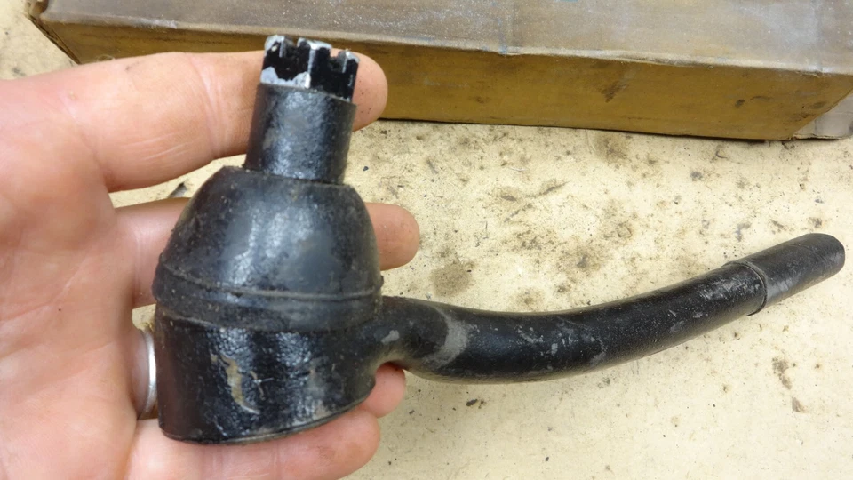 Nuevo de Lote Antiguo Ford Fairlane 1963 INNER TIE ROD END Mercury Meteor Original con PS L o R Foto 2 de 4