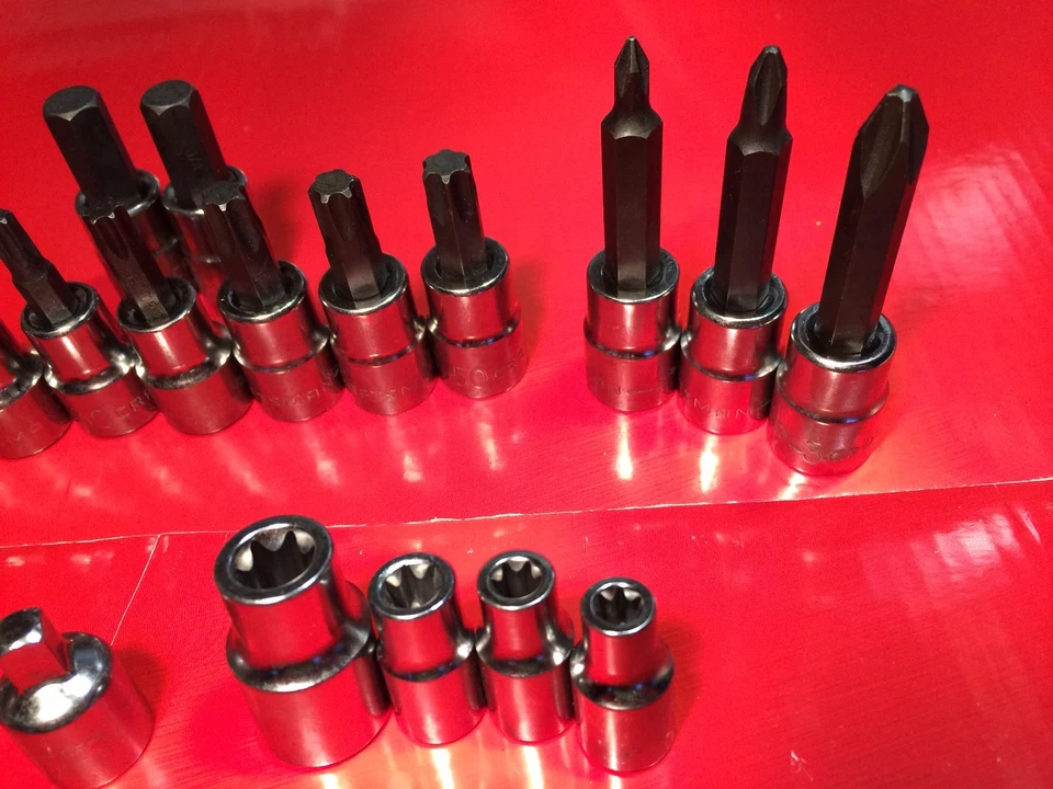 Craftsman 25 piece 1/4 and 3/8-inch Drive Bit and Torx Bit Socket Wrench Set  - Image 3 of 3