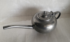 canard de malade en étain  début xx ièmes signé  ROUSSEL DE LA ROQUETTE PARIS