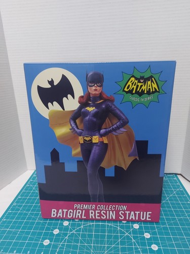 ESTATUA DE BATGIRL Batman 1966 Serie de TV Colección Premier Diamond Select 165/1966 - Imagen 7 de 8