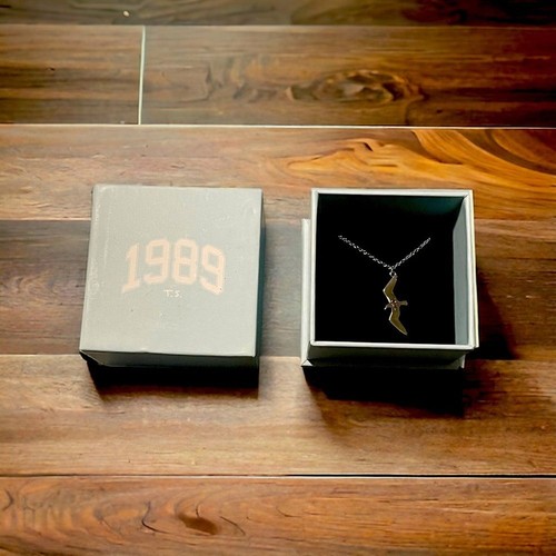 Taylor Swift Necklace Women's Silver 1989 Seagull Official Merchandise Gift - Picture 3 of 5