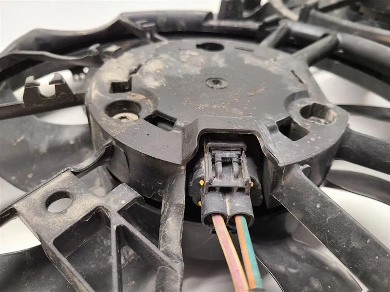 2013-2019 FORD TAURUS Radiator Fan Motor Fan Assembly Without Turbo  - Image 2 of 4