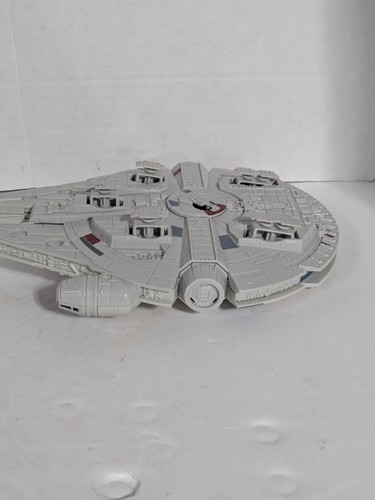 Revell Star Wars Millennium Falcon Lights Up With Sound 6x8 inch - Picture 9 of 10