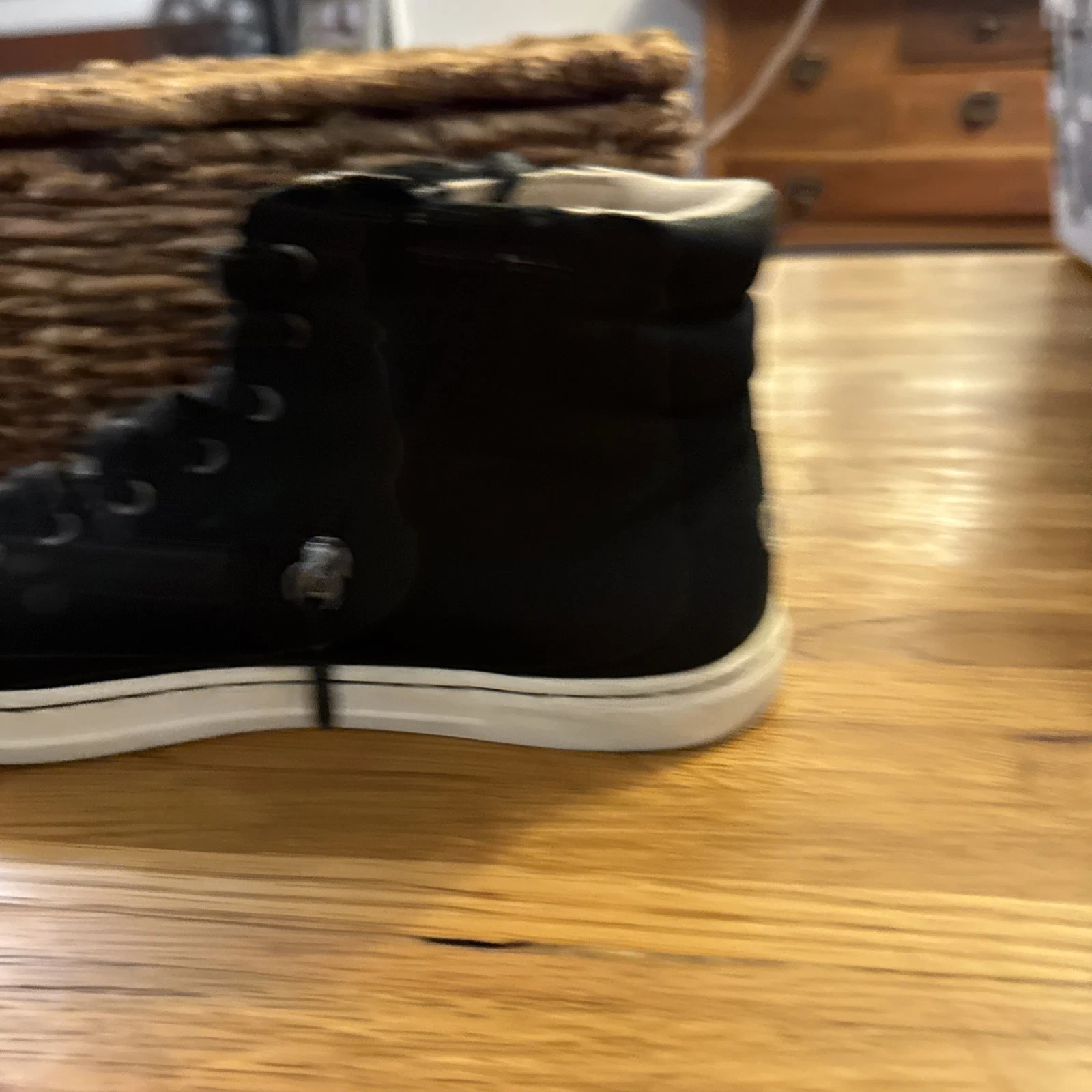 Scarpe da ginnastica Ugg Gradie Hi Top stringate in pelle nera da donna taglia 8