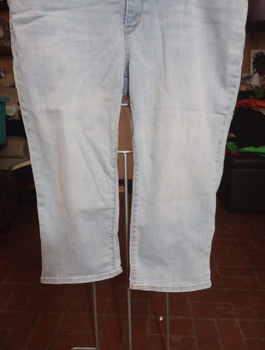 Levis Jeans Womens Size 18W 311 Shaping Skinny Capri Stretch Pants - Picture 6 of 24