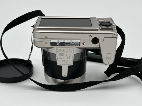 OLYMPUS 14.0 MP SP-800UZ Bridge Camera - No Charger - Picture 7 of 8