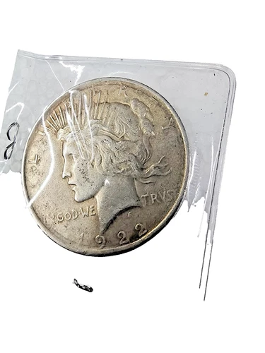 1922 Peace Silver Dollar - Low circulation - Fine details - Great shape