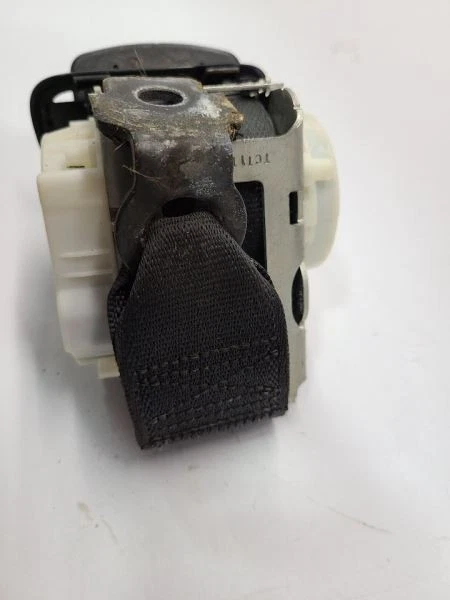 2015 15 CHRYSLER 200 CENTER REAR SEAT BELT RETRACTOR BLACK Foto 4 de 4