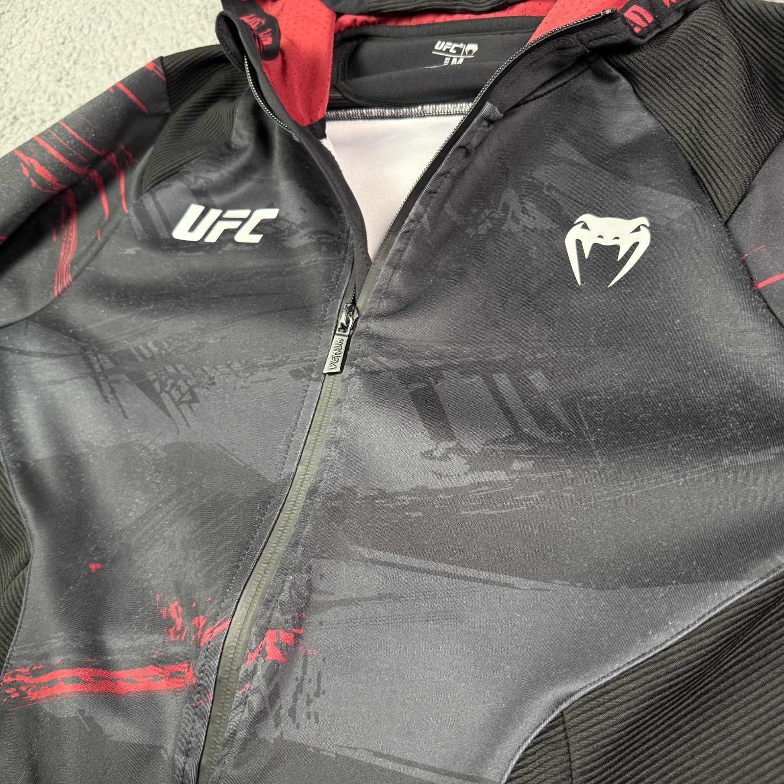 UFC Venum Hoodie Mens M Black Red Fight Night Walkout Sweatshirt Full Zip