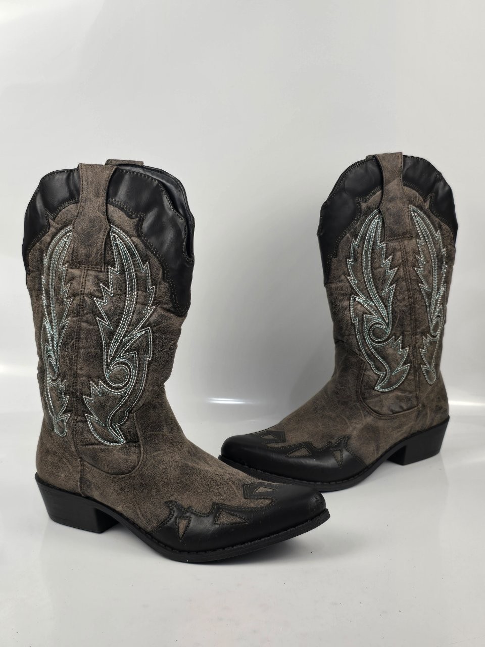 Dolce by Mojo Moxy Women's Brown / Black Embroidered Cowboy Boots US Size 9M