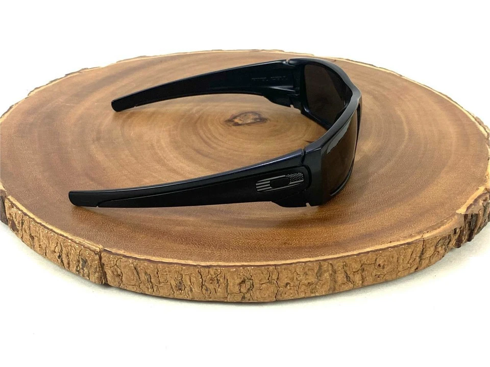 OAKLEY Sunglasses FUEL CELL Men's Tonal Flag Icons black Dark Polarized Wrap - Image 3 of 4